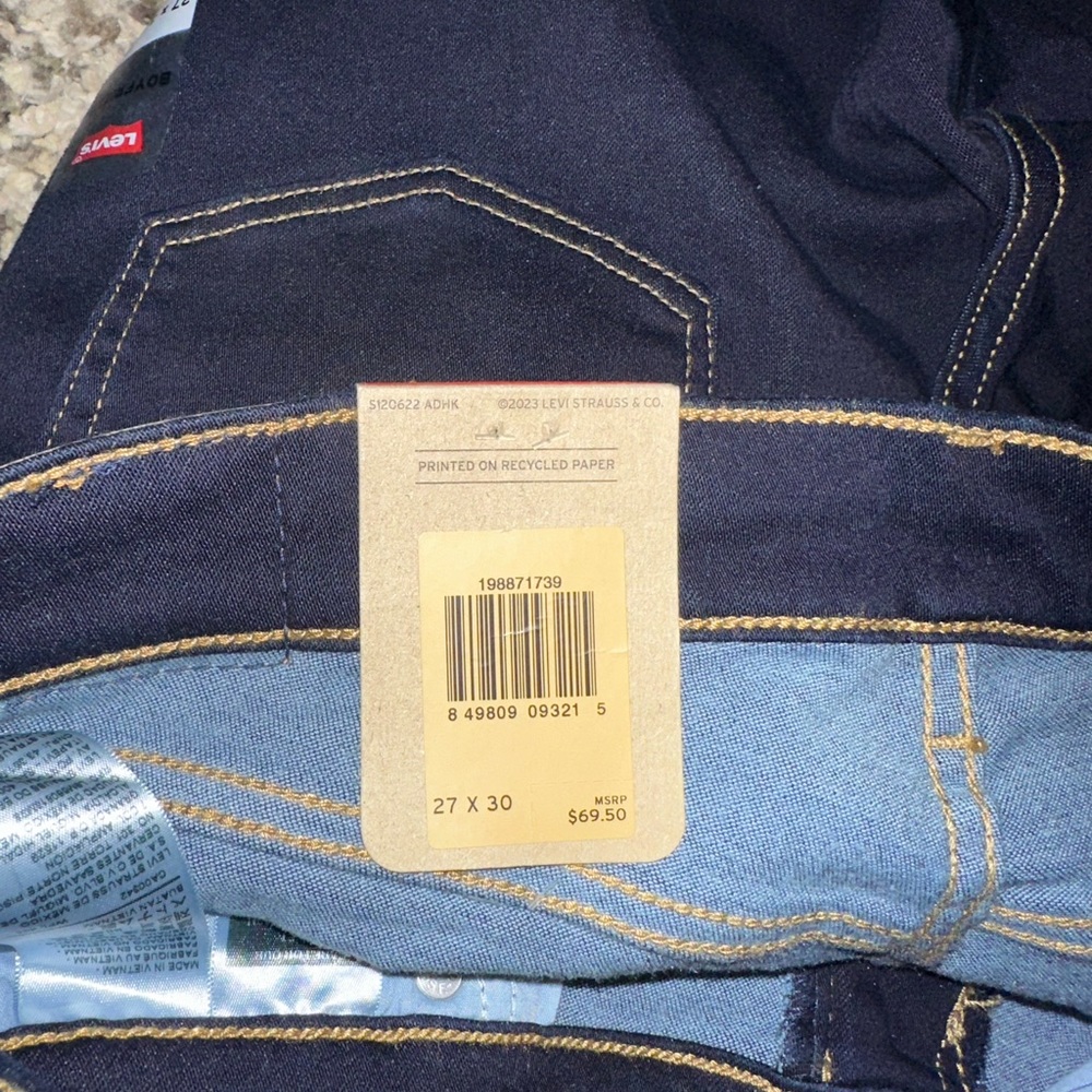 Levi’s - Picture 4 of 8